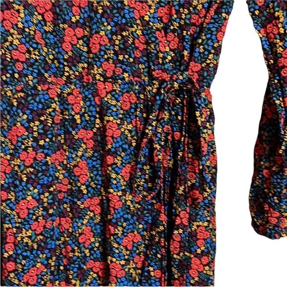 Gap floral print faux wrap dress. Size xs - Picture 4 of 9